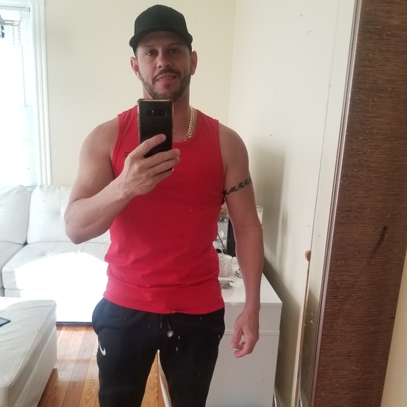 Meet your Posher, Howard - Picture 2 of 2